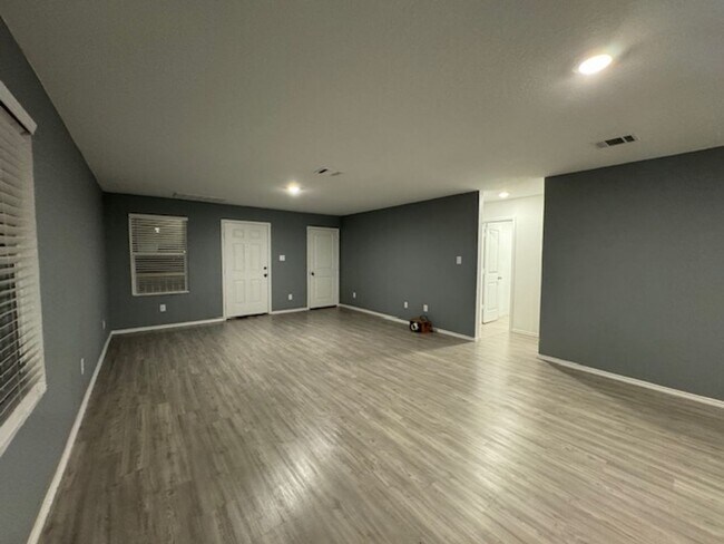 Photo - 7010 Solar Rdg House