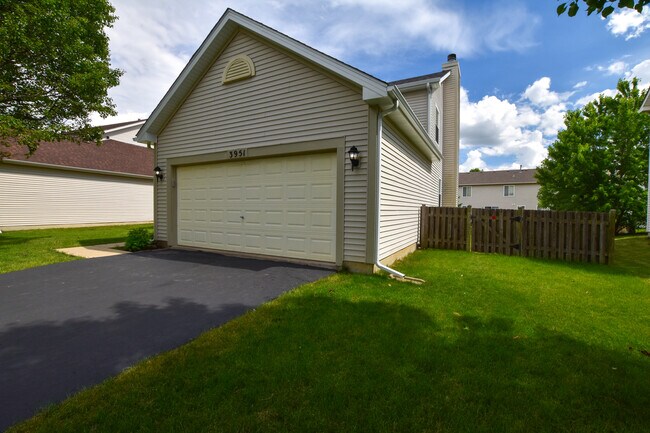 Building Photo - 3951 Nicholas Ct