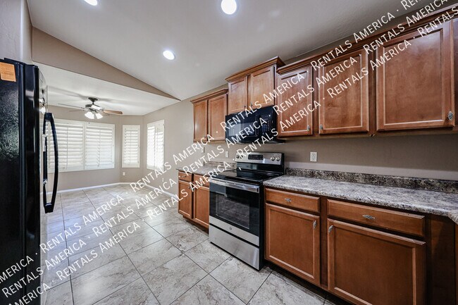 Foto del edificio - 36322 W Alhambra St