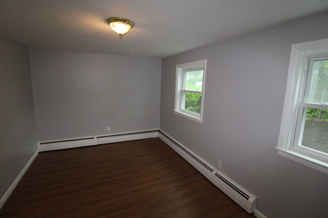 Foto del edificio - 15 Fairfax Ave