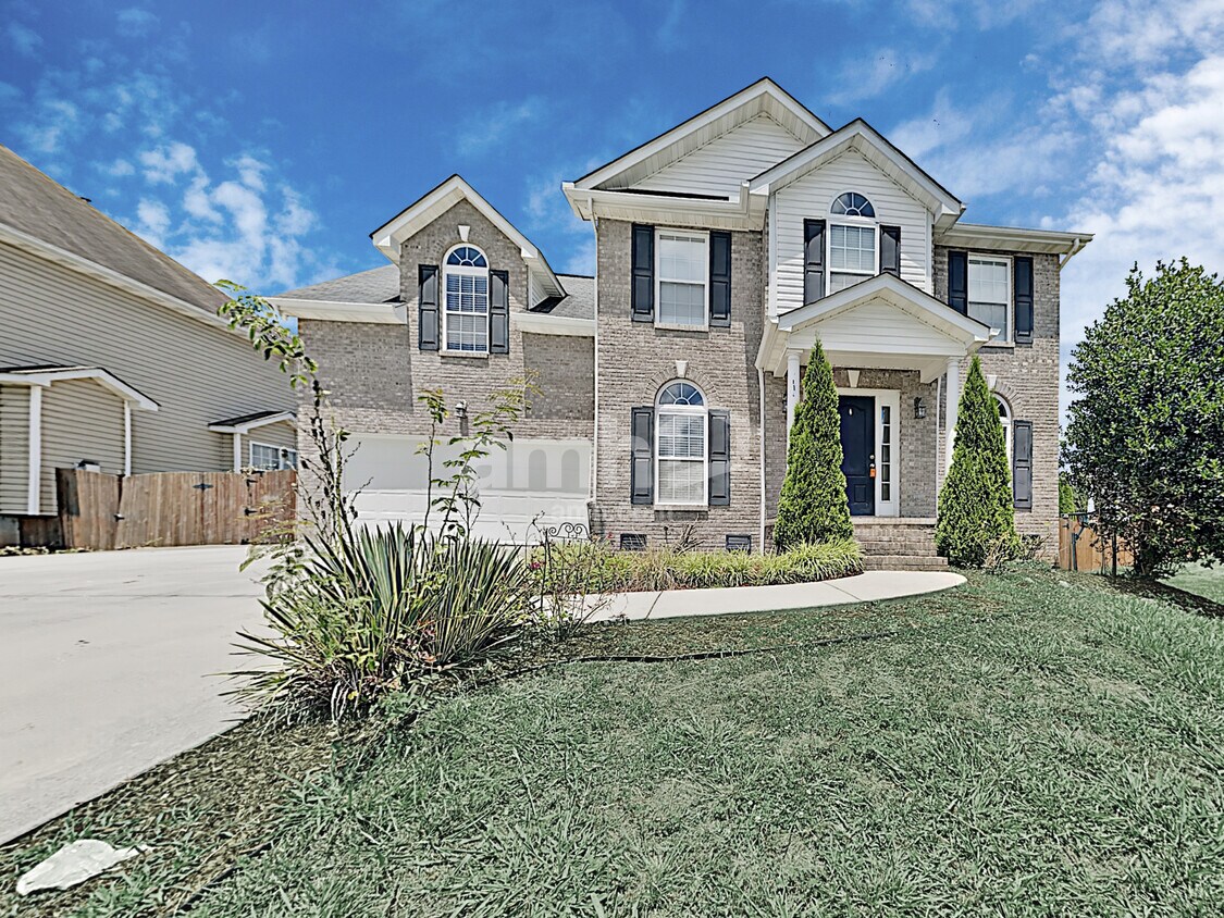 Foto principal - 6013 Gallant Ln