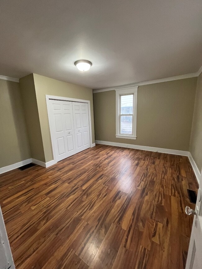 Foto del edificio - 829 S Main St