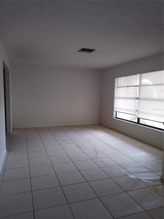 Building Photo - 1725 Tumbleweed Dr