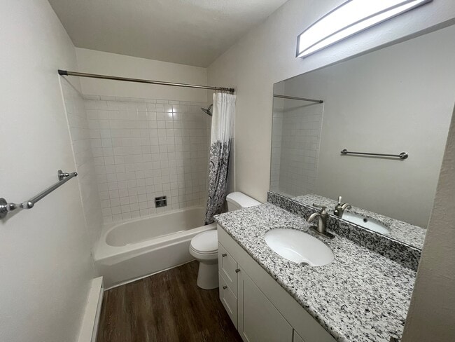 Foto del edificio - 426 75th St SE