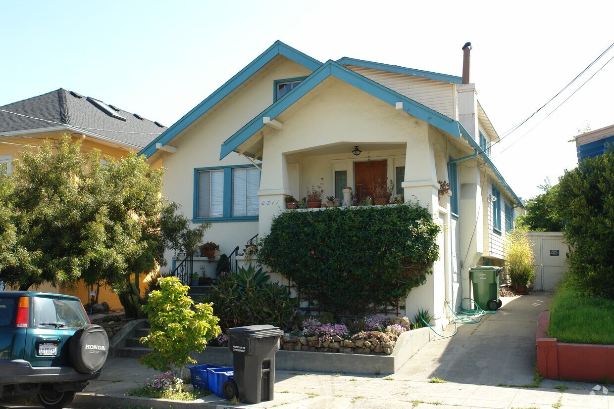 Foto principal - 2311-2311A Curtis St