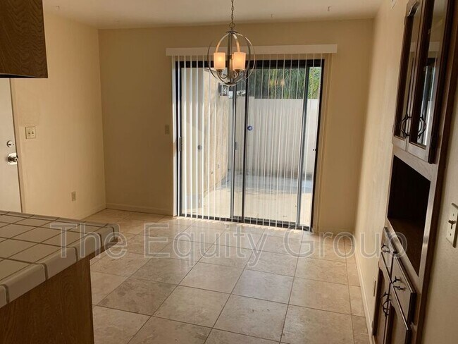 Foto del edificio - 4845 W Cypress Ave