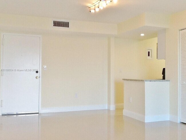 Foto del edificio - 4803 NW 7th St