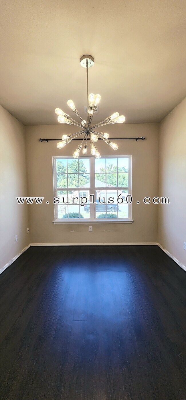 Foto del edificio - 2609 W Huntsville St