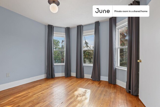 Foto del edificio - Room in Shared 3 bed/2 bath home