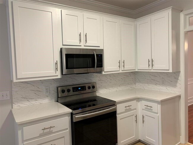 Building Photo - 2154 Chartley Pl