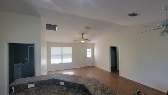 Foto del edificio - 7683 County Rd 109 E