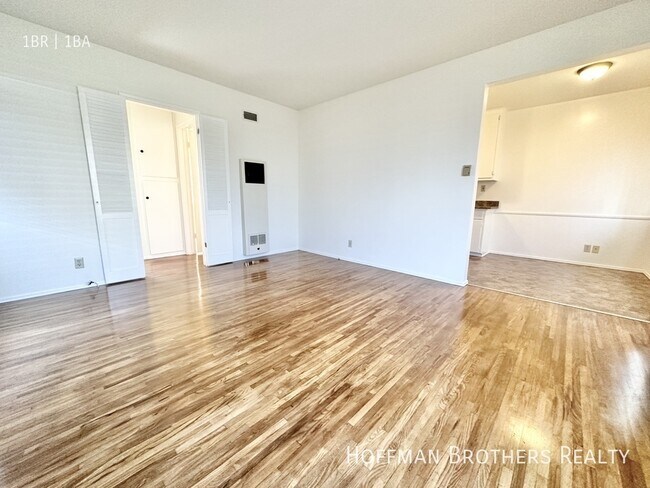 Foto del edificio - 5619 W Jefferson Blvd