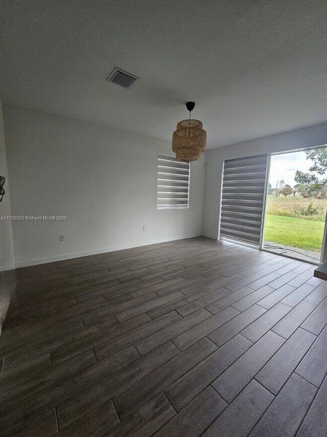 Foto del edificio - 1028 SE 23rd Ave