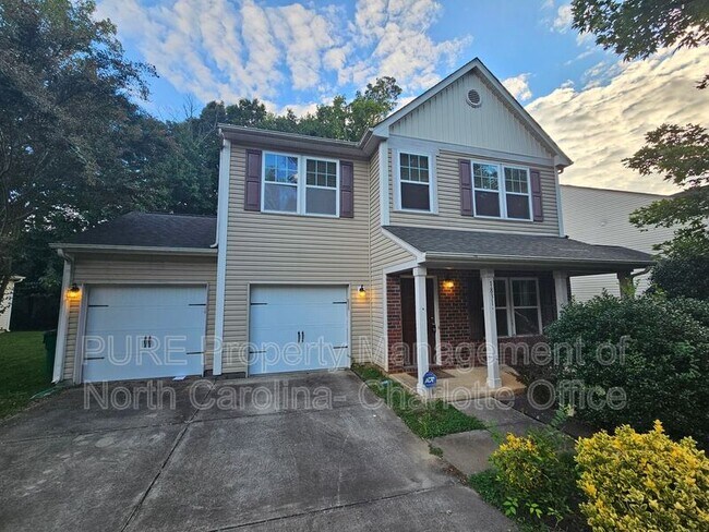 Building Photo - 1831 Yaupon Rd