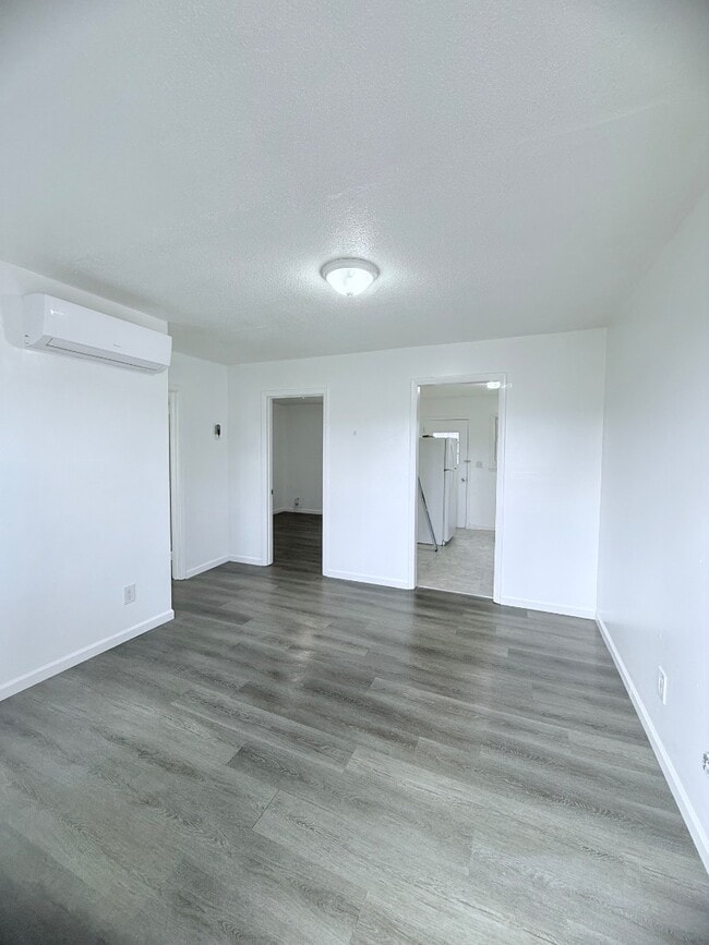 Building Photo - 1490 John Chapman Rd