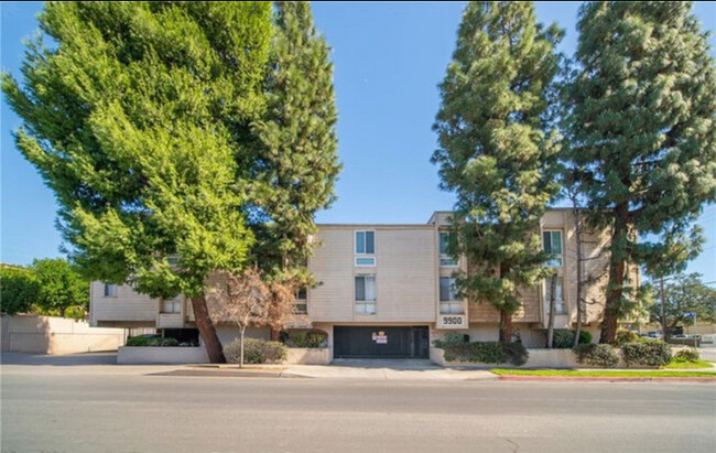 Building Photo - 9900 Jordan Ave