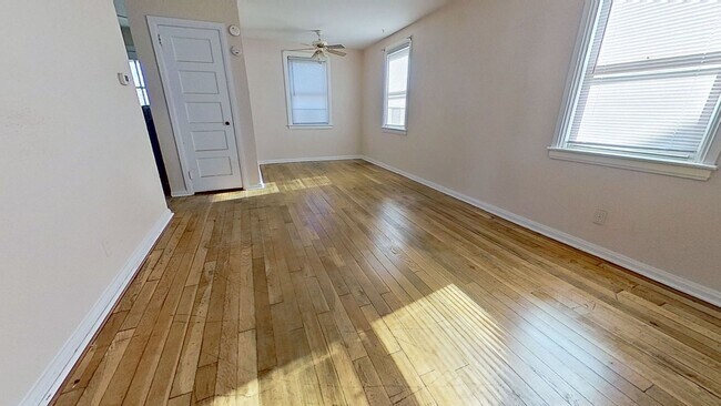 Building Photo - 889 Tioga St