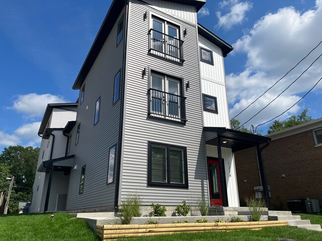 Building Photo - 1224 N Madison St