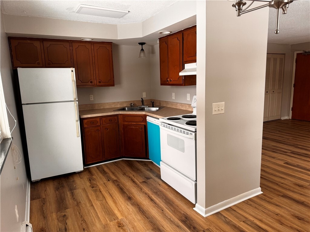 Building Photo - 809 East Ave