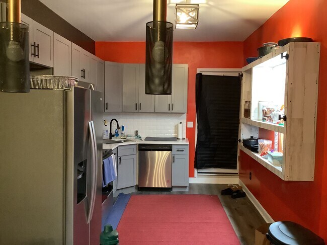 Building Photo - 1732 E Lafayette Ave