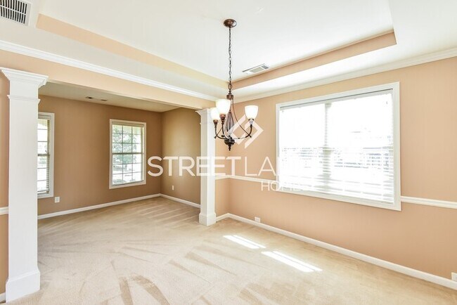 Foto del edificio - NOW OFFERING FIRST FULL MONTH FREE AND $60...