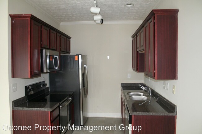 Building Photo - 4 br, 4 bath House - 1031 Apple Orchard Lane