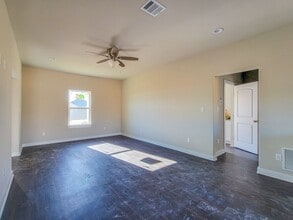 Building Photo - 3820 Skylane Ave