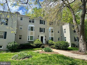 Building Photo - 706 S Arlington Mill Dr