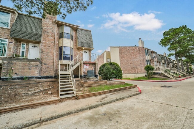 Foto del edificio - 2019 Place Rebecca Ln