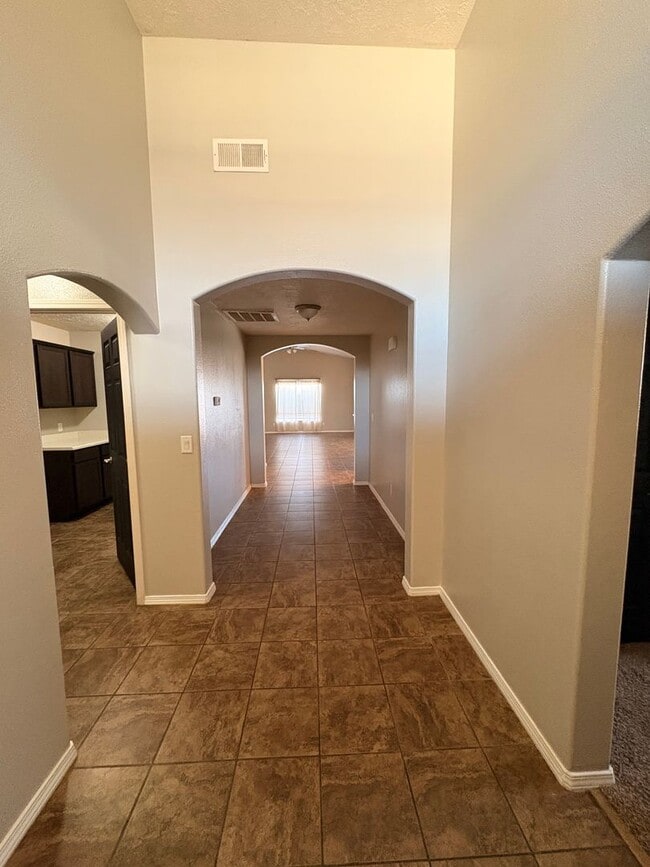 Foto del edificio - 4626 N Backstretch Rd