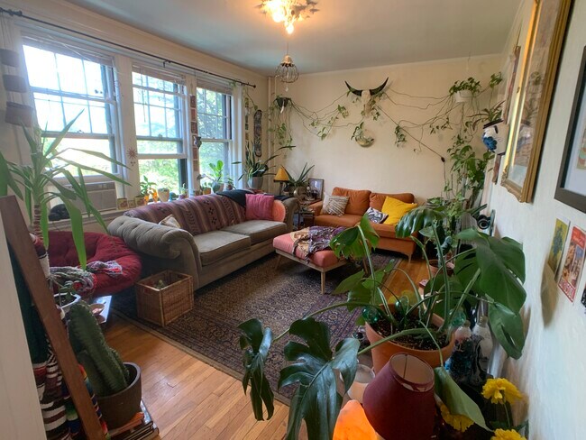 Foto del edificio - 1945 Commonwealth Ave