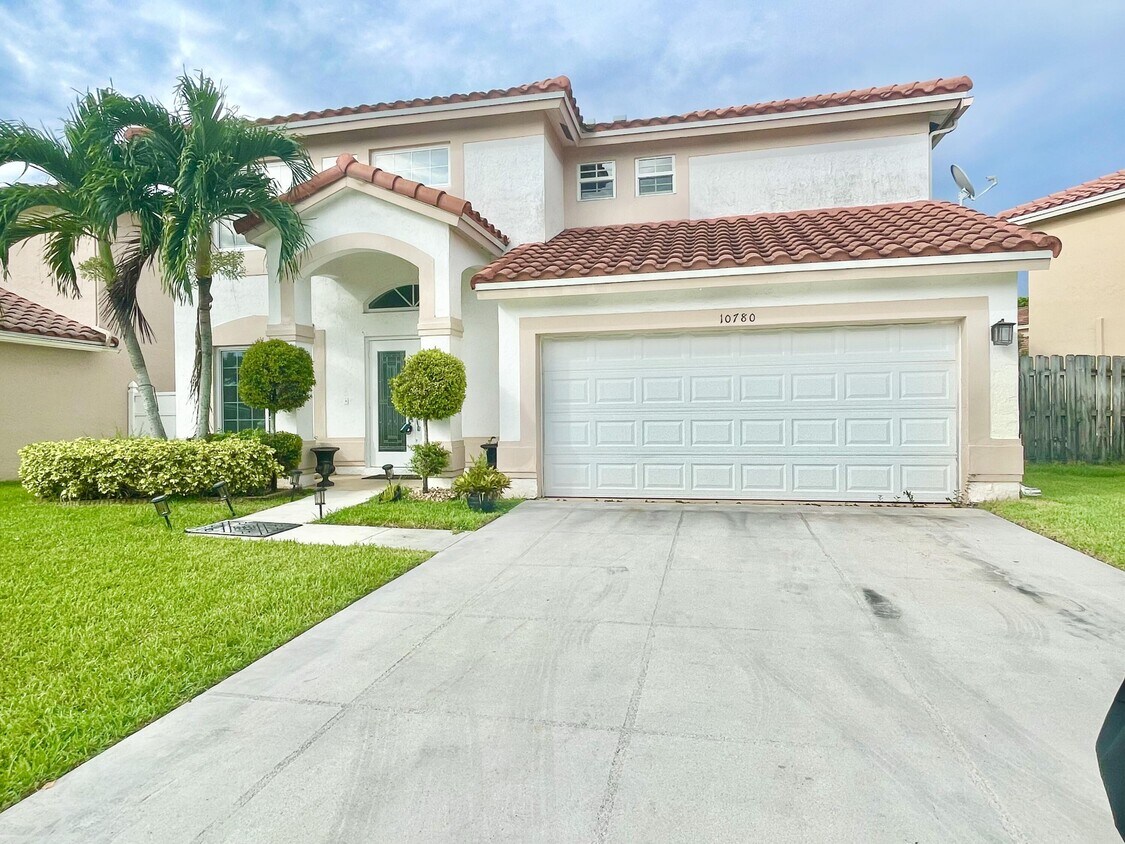 Foto principal - 10780 Buttonwood Lake Dr
