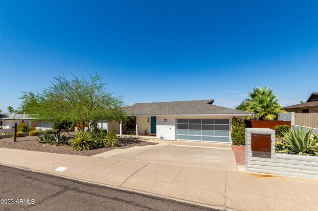 Building Photo - 6810 N 24th Pl