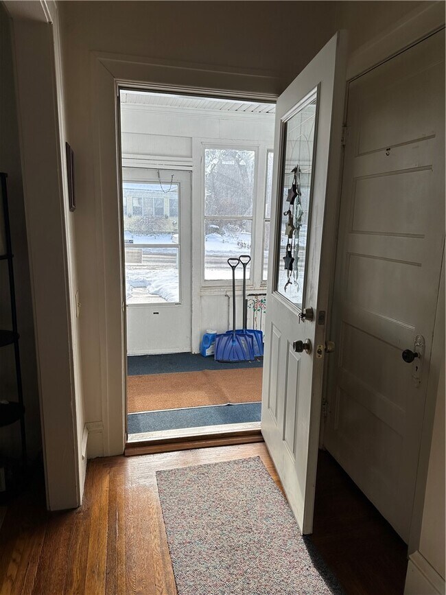 Foto del edificio - 1878 Ridge Rd