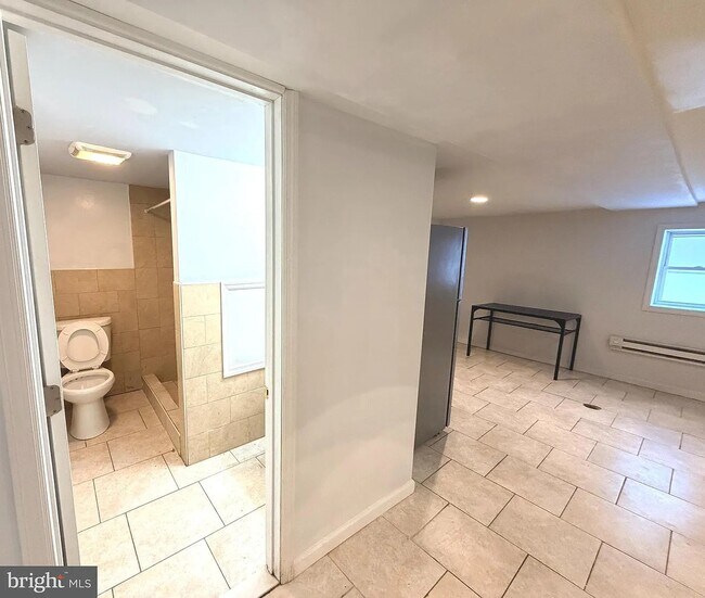 Foto del edificio - 6631 Erdrick St