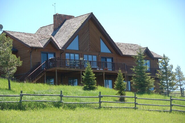 Building Photo - 6008 Skyline Ln