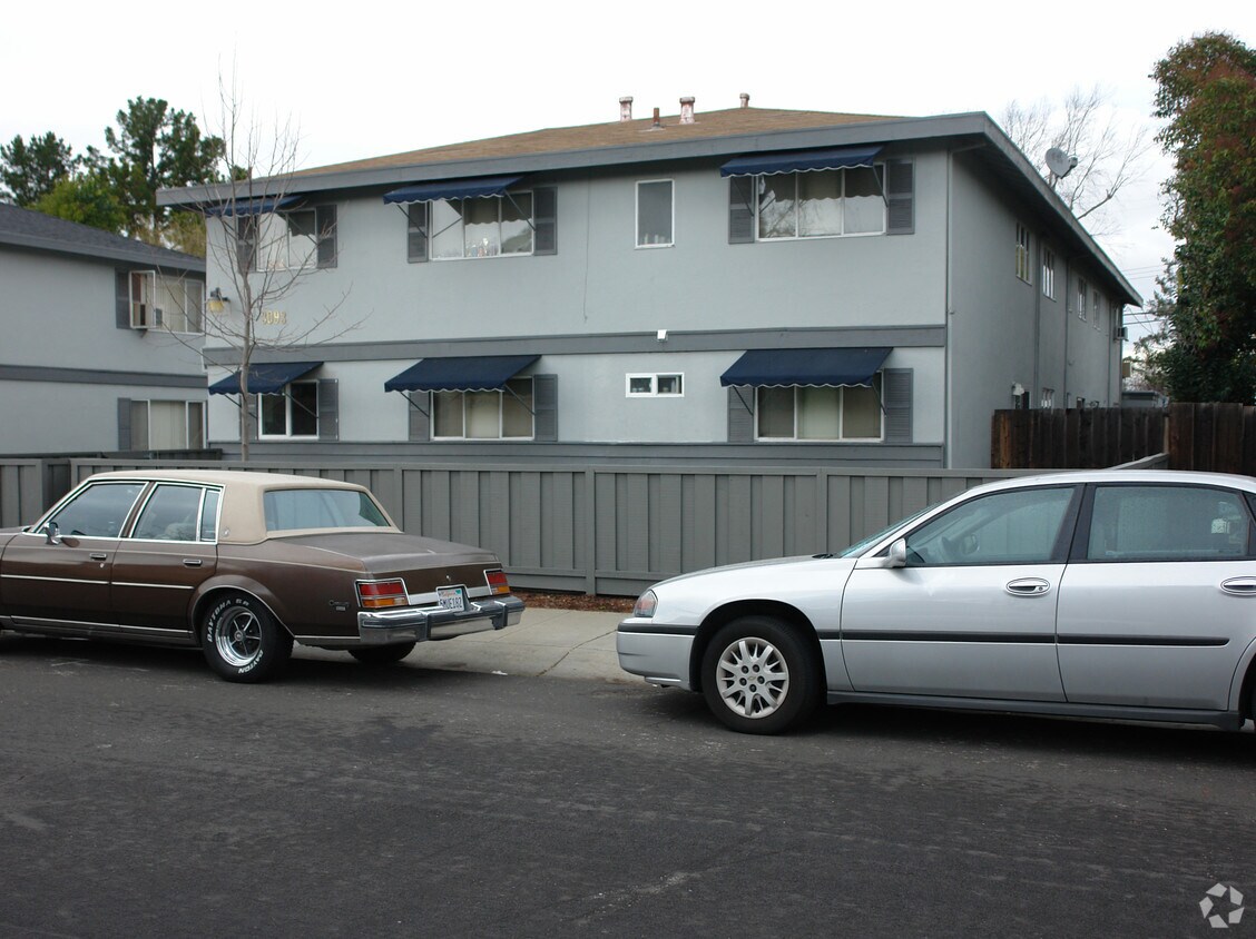 Building Photo - 3093 Emerson St