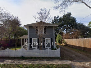 Building Photo - 612 19th St