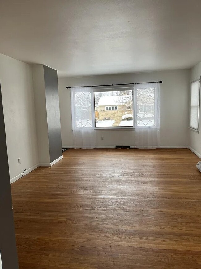 Building Photo - 2509 Delaware Ave