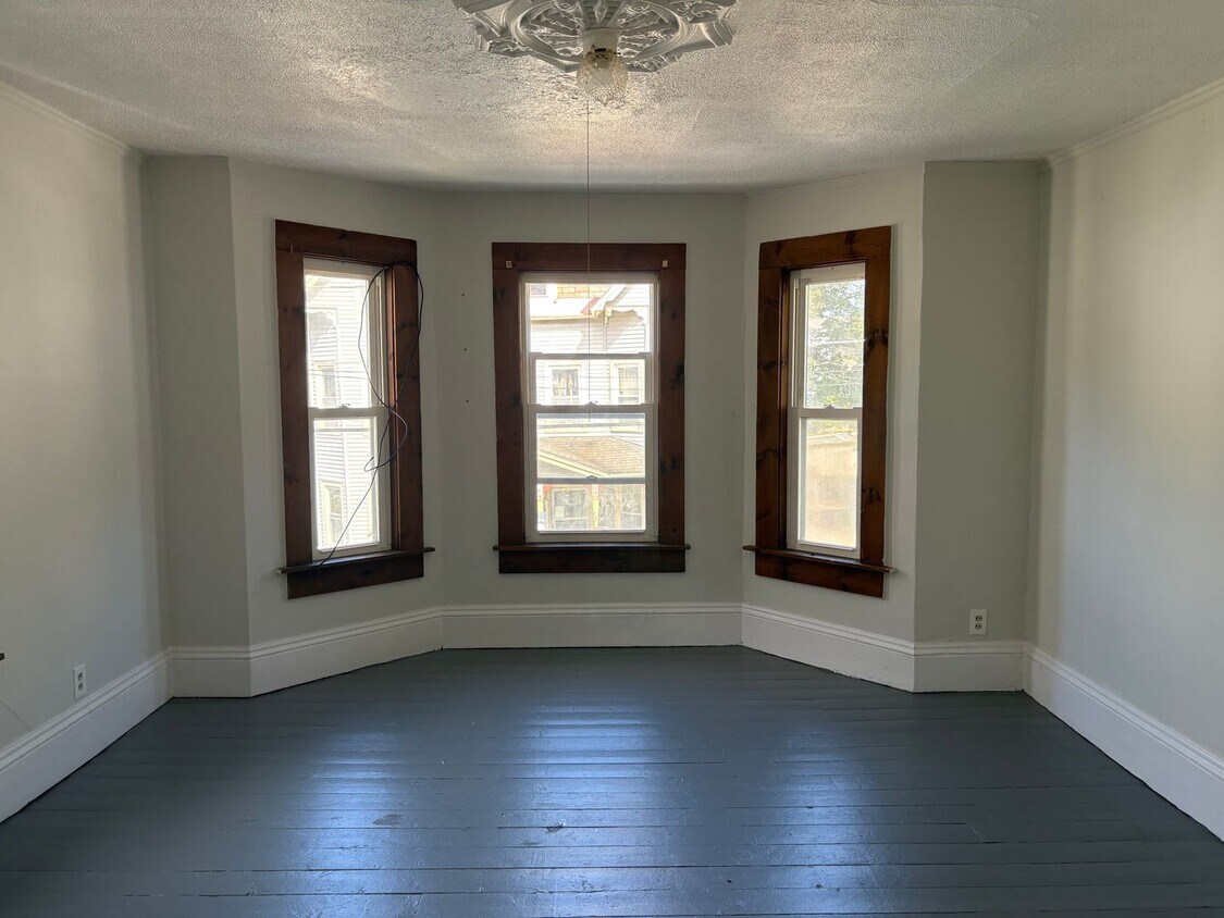 Foto principal - 118 Bracewell Ave