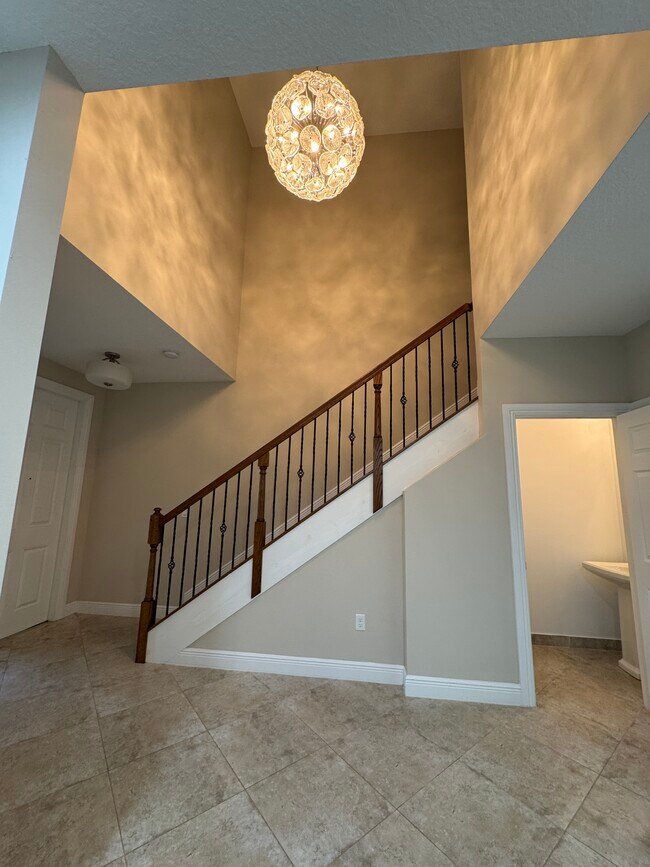 Foto del edificio - 16177 Poppyseed Cir