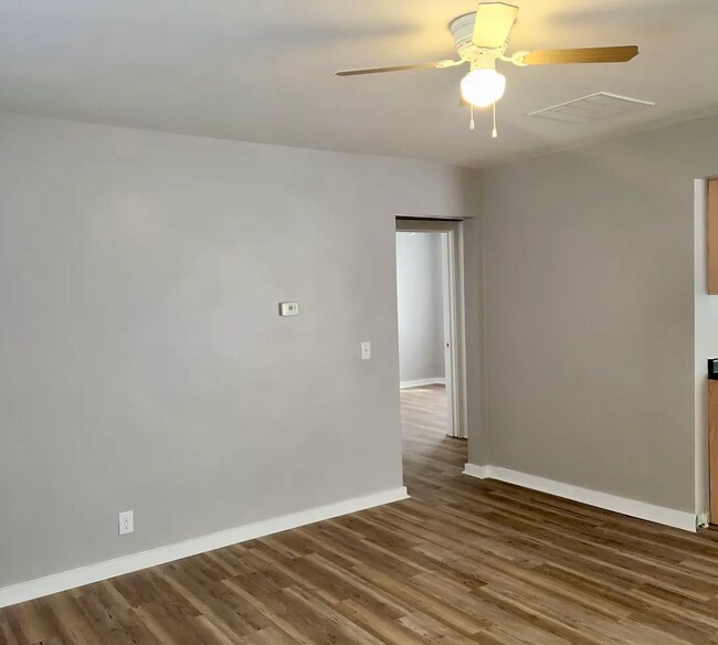Foto del edificio - 2324 E 36th St