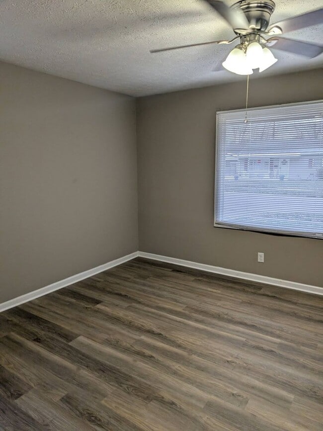 Foto del edificio - Cute 3 bedroom in Eastmont