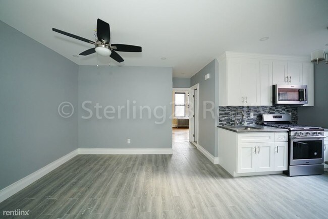 Building Photo - 3 br, 1 bath  - 2380 28th St