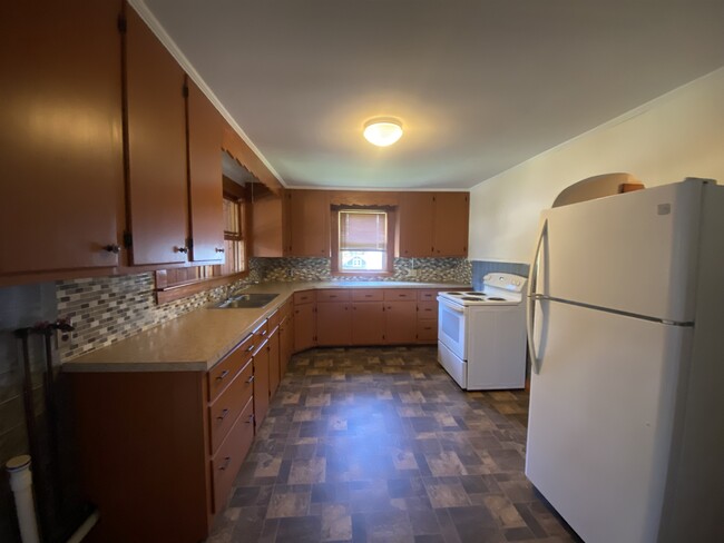 Building Photo - 21 Highland Ave
