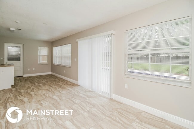 Foto del edificio - 448 E Highland St