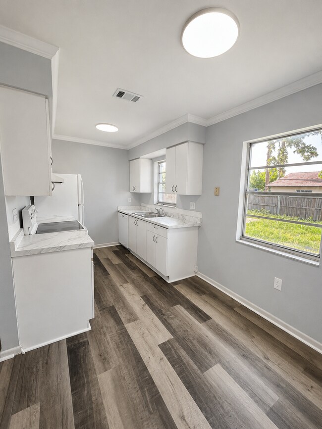 Foto del edificio - NICE Bradenton 4BR/2BA Home in Quiet Residential Neighborhood