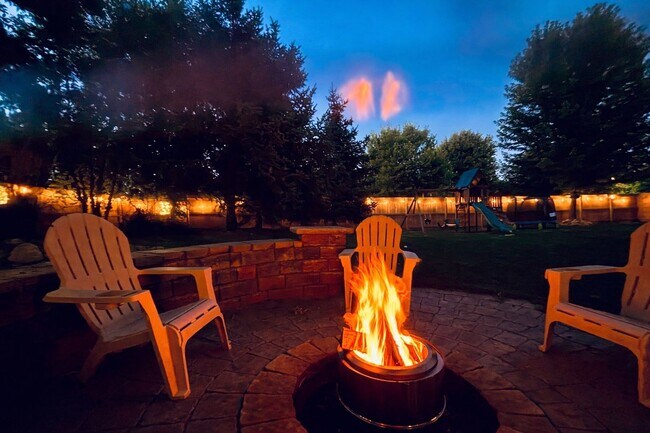 Foto del edificio - 2489 Schneider Ct