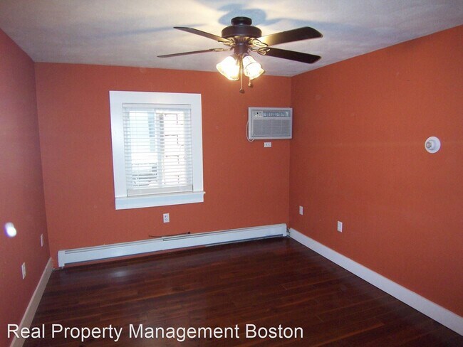 Building Photo - 2 br, 1 bath House - 213 Chelsea St - Unit 3