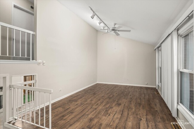 Building Photo - 8119 Oriole Dr